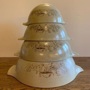 Pyrex Nesting Mixing Bowls “Forest Fancies”